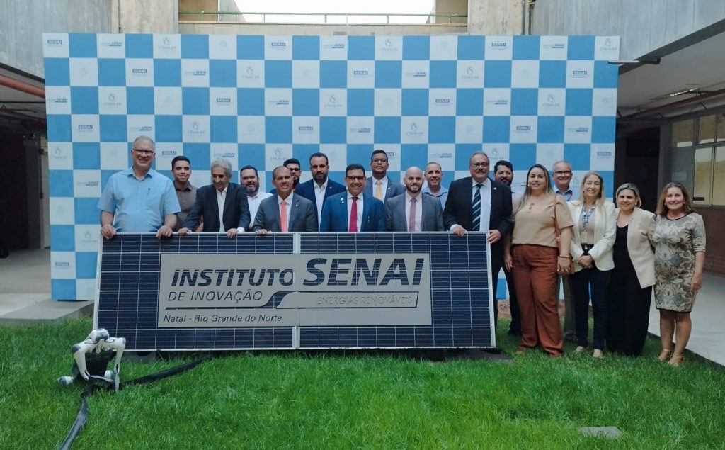 Presidente e comitiva do Inmetro são recebidos em visita técnica pelo diretor do SENAI-RN, no CTGAS-ER