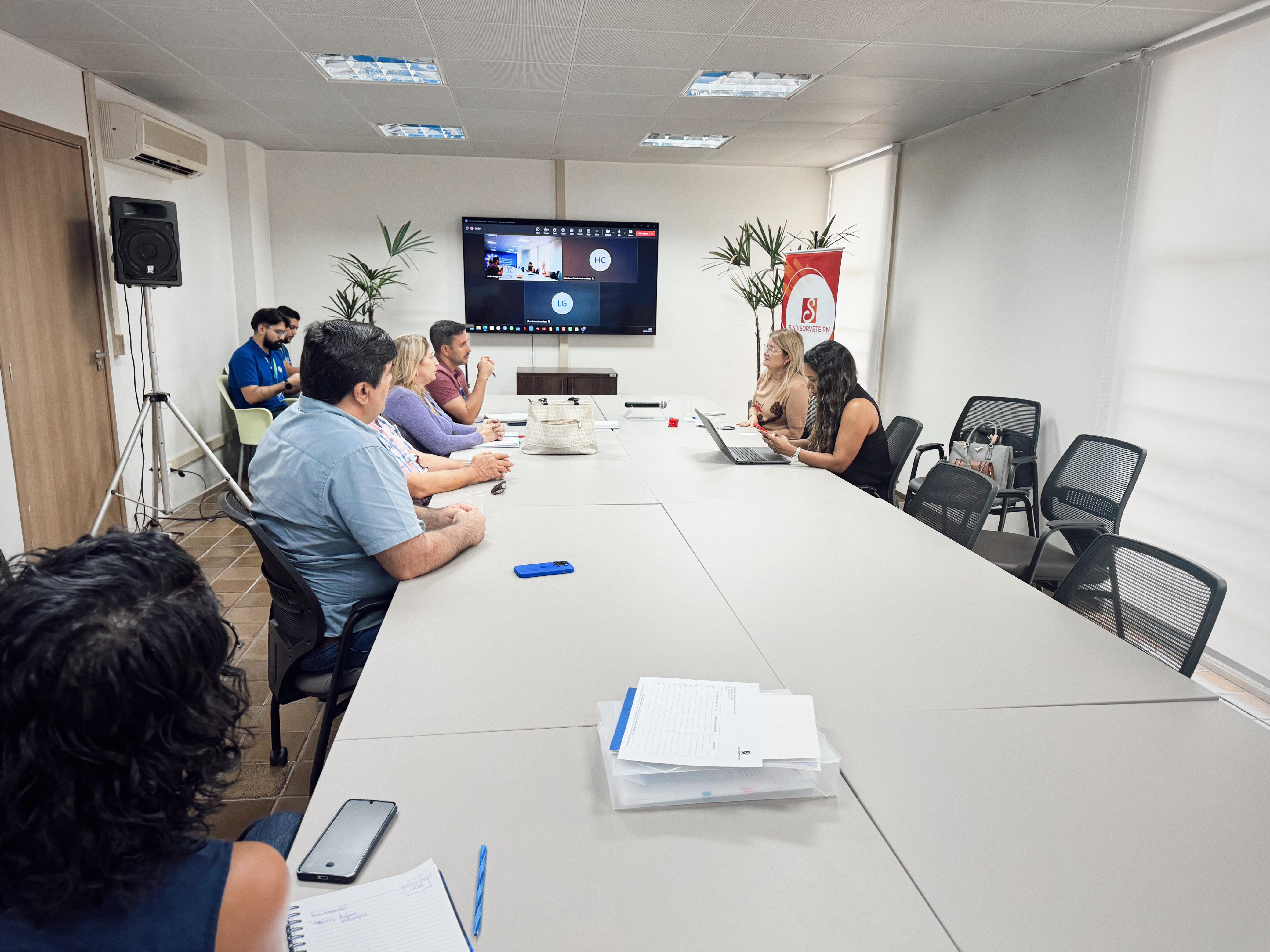 Sindicatos das indústrias do setor de alimentos discutem qualificação profissional com SENAI-RN e Procompi