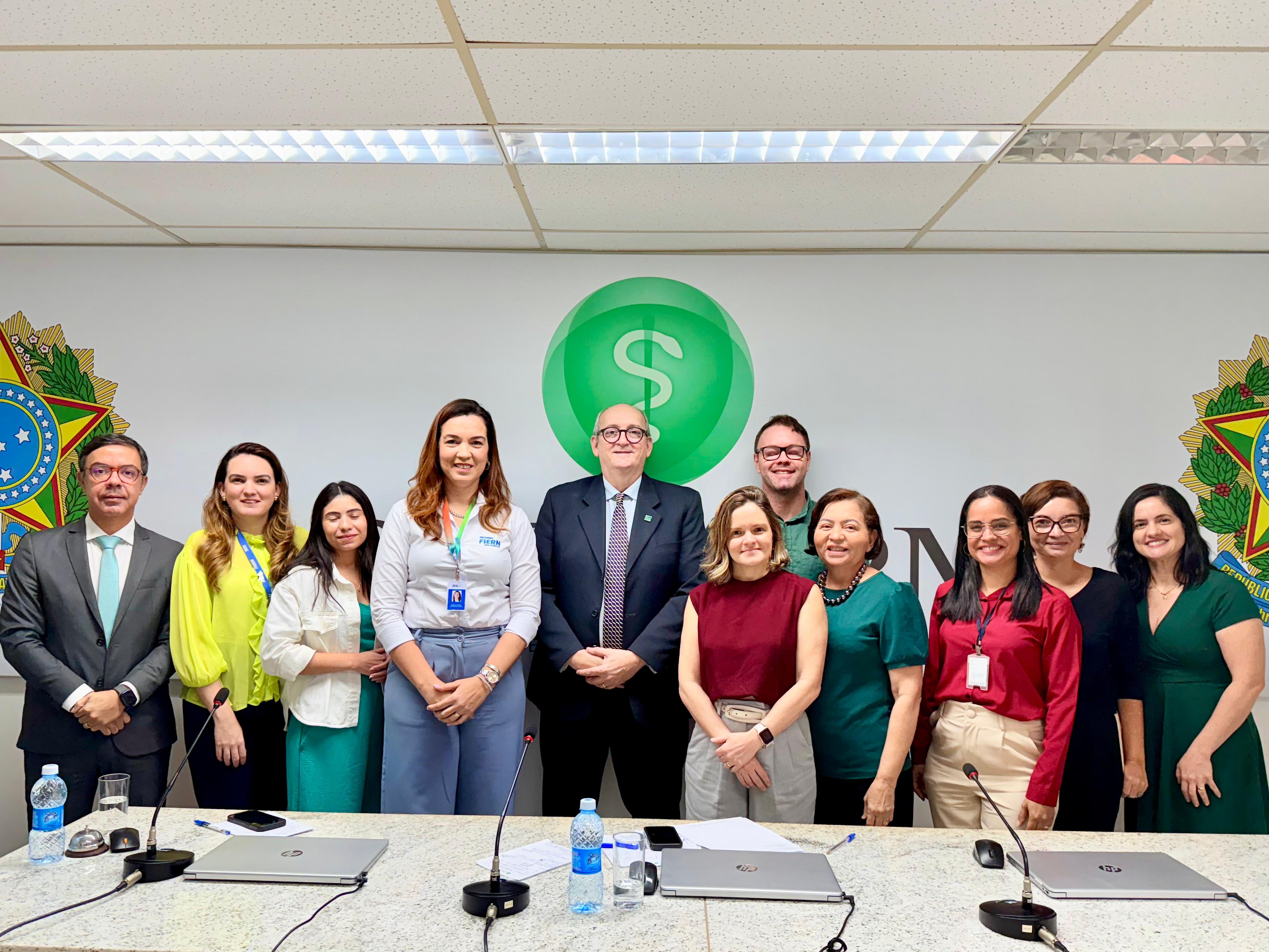 SESI-RN apresenta ações de saúde mental para trabalhadores da indústria em reunião no CREMERN