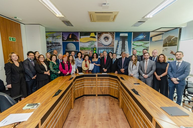 CNI, ABC e SBPC entregam nota conjunta de defesa da Cide para a ministra Luciana Santos