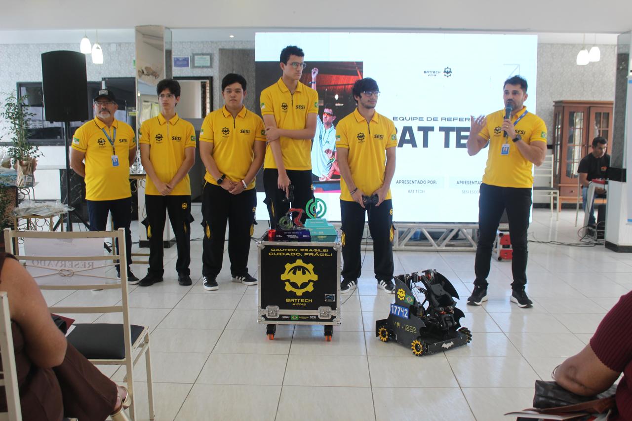 Equipe SESI Bat Tech compartilha trajetória internacional durante a Semana da Educação, em Macaíba