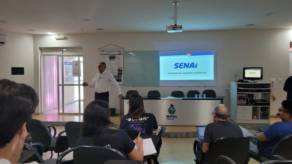 Diretor do SENAI-RN discute inovação e transição energética com estudantes de Engenharia da UFRN