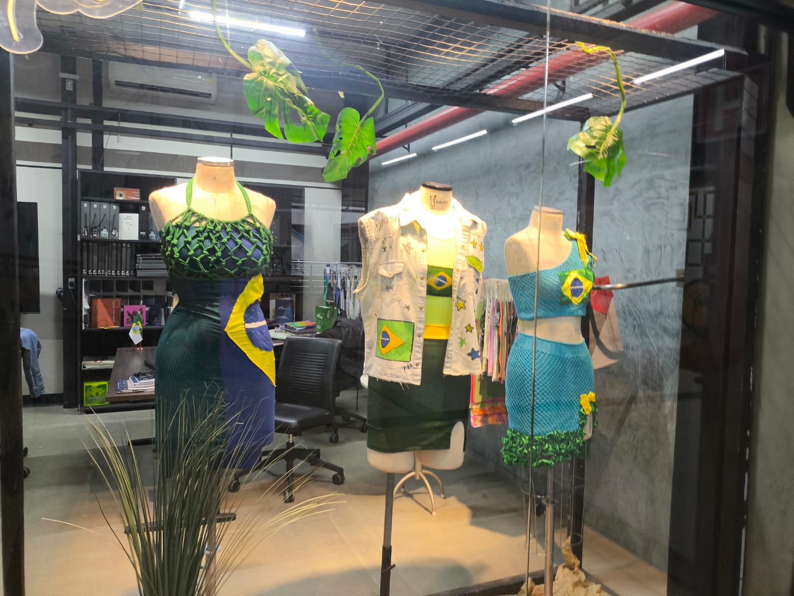 Alunos do SENAI unem criatividade, sustentabilidade e cultura urbana em coleção inspirada na Copa