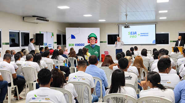 Agentes de reciclagem recebem certificados da primeira etapa de capacitação do SEJA PRO+