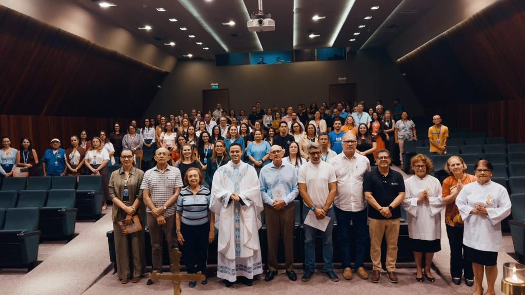 FIERN recebe imagem peregrina de Nossa Senhora da Apresentação em celebração na Casa da Indústria 